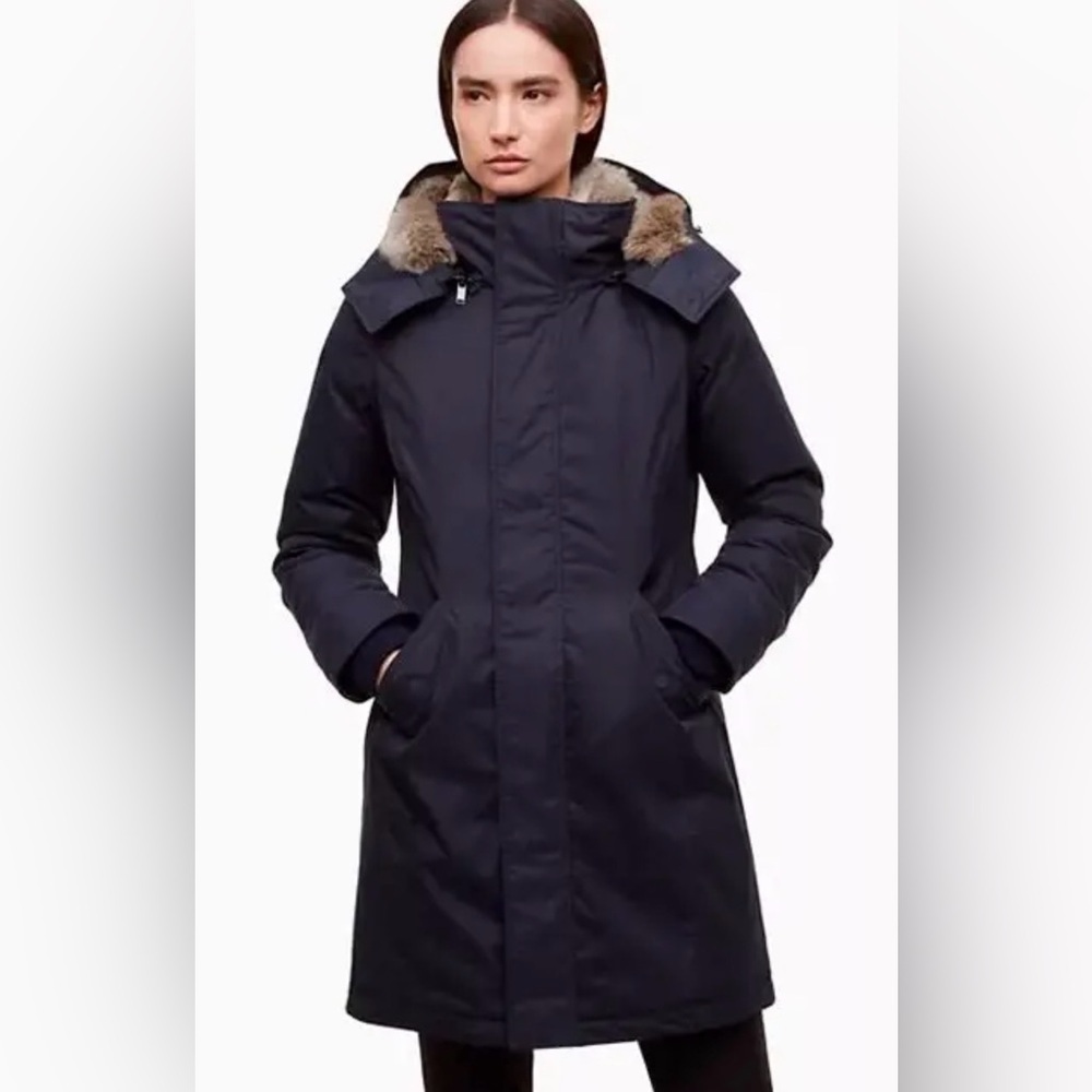 Aritzia - BABATON - Oskar Parka - Admiral Blue.
Size: Medium. pit to pit is 20"